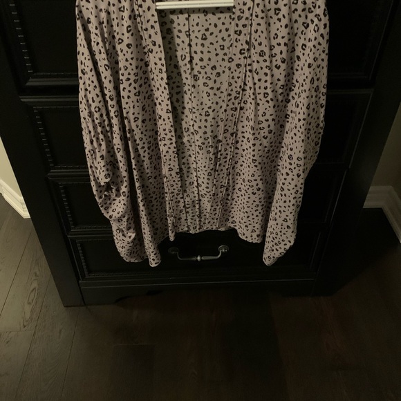 Shawl-aritzia - Picture 2 of 2